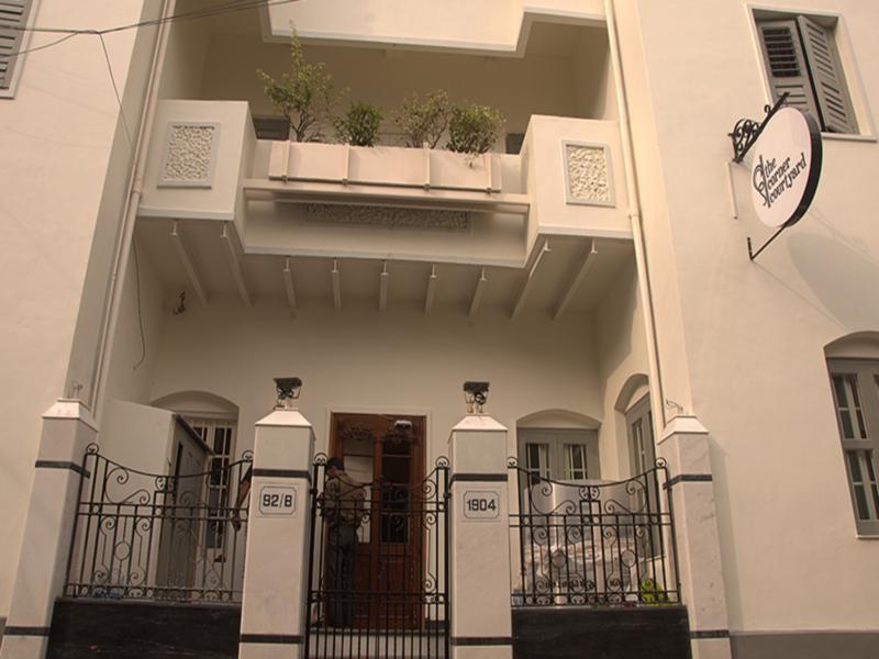 The Corner Courtyard Hotel Kolkata Exterior photo